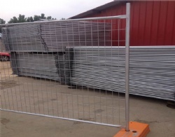 Complete temp fencing system in Top 5 factory