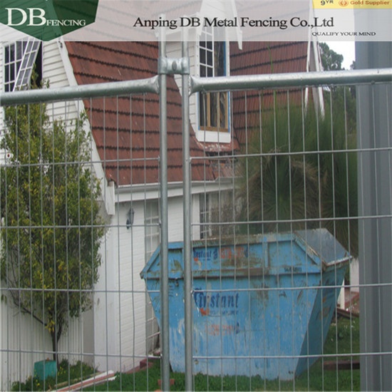 Auckland Galvanised Temporary Fencing Panels 2.1m x 2.4m with OD32mm infilled mesh 4.0 x 150 x 60mm