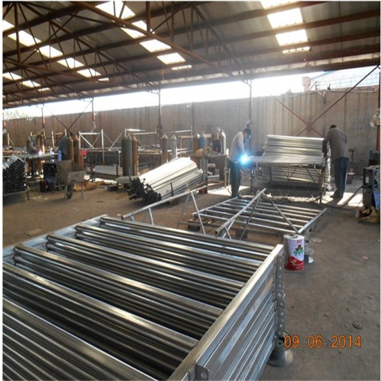 Hot-dip galvanizing cattle panel protective zinc coating to prevent rusting