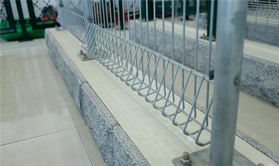 Strong practical 1.5 * 2.5m Roll Top Fence use to New Zealand Schools