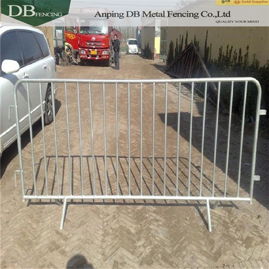 6’ or 8’ length crowd control barrier