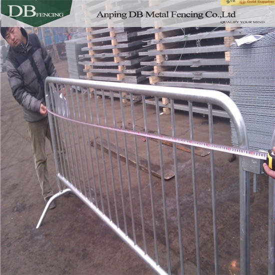 2.3m x 1.1m Steel Pedestrian Crowd Control Barrier Supplier