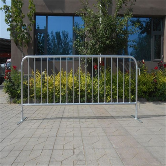 High visibility 3211m safety barrier used for Australia public place