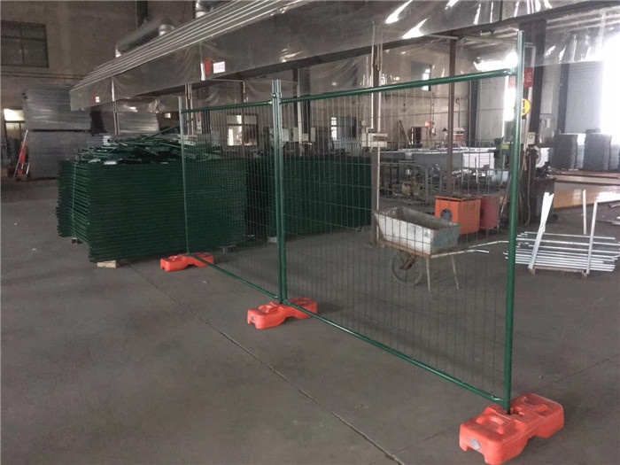 Powder Coated Green Color Temporary fencing panels 2100mm x 2400mm