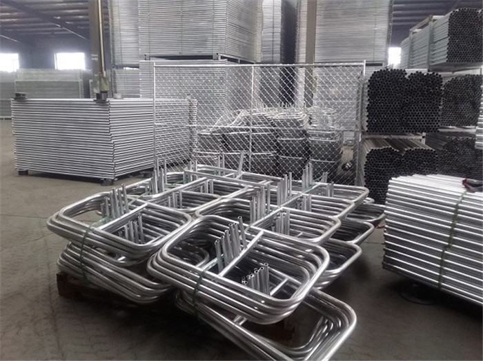 oval galvanized temporary chain link fence stands