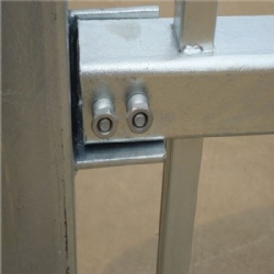 Flat-top classic steel tubular fence