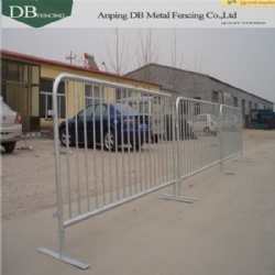 Security steel barricades with sturdy flat feet bases